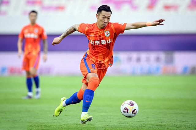 3377体育app官网-窗口期葡超传出新动向，上海海港内部沟通，管理层表态：更衣室稳定，训练强度明显提升