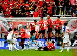 3377体育app官网-足总杯今夜走向成谜，成都蓉城遗憾出局，气氛紧张，临场指挥获称赞